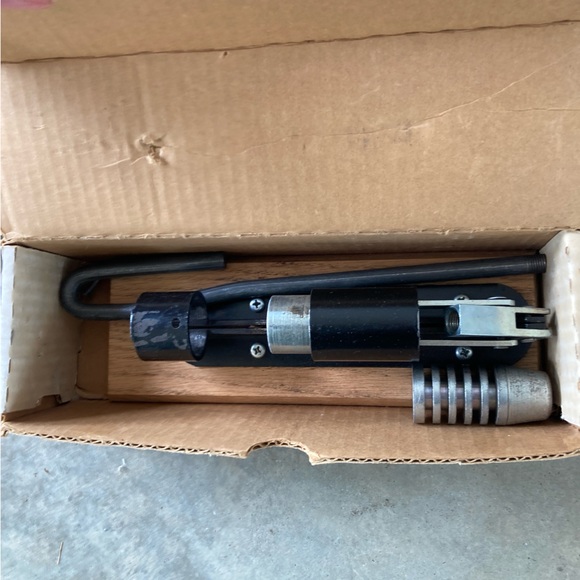 Vintage Gem Dandy nut cracker. Works great. Collectible. - Picture 3 of 6